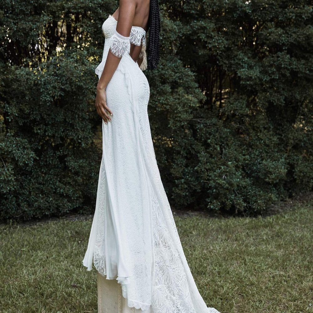 Grace Loves Lace, Stunning Noah Dress - Picture 4 of 12